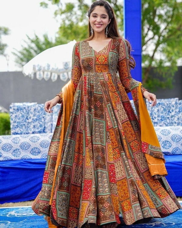 Azorte Fashion Fox Georgette Maxi Gown with Digital Floral Print & Dupatta - L (40)
