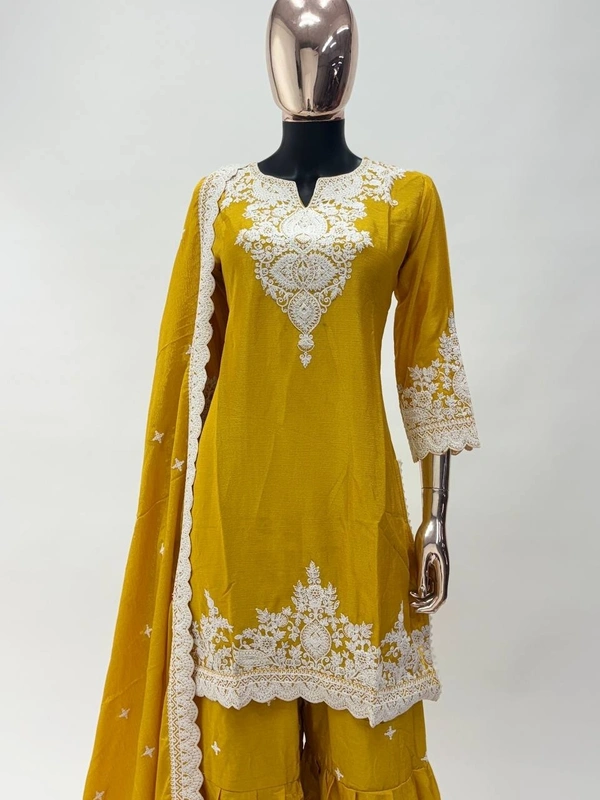 Azorte Fashion Elegant Chinon Embroidered Sharara Suit - XL (42)