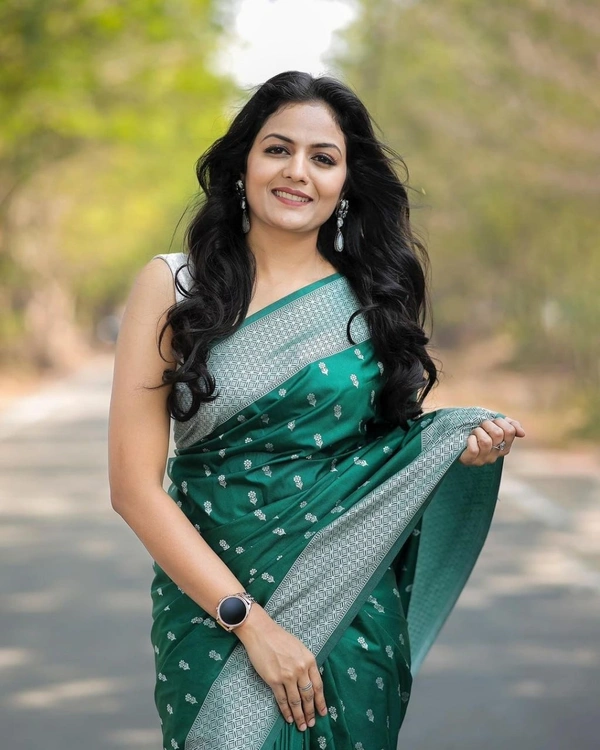 Azorte Fashion  Banarasi Soft Silk Saree with Zari & Jacquard Weave – Elegant Traditional Wear