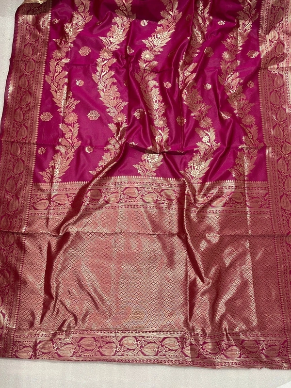 Azorte Fashion Azorte Banarasi Soft Silk Saree with Zari Work & Jacquard Weave – Timeless Elegance