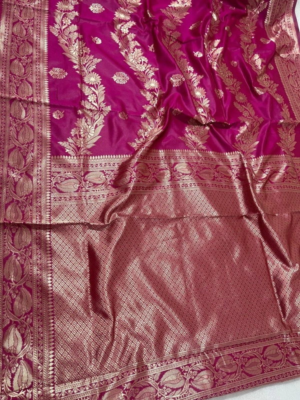 Azorte Fashion Azorte Banarasi Soft Silk Saree with Zari Work & Jacquard Weave – Timeless Elegance