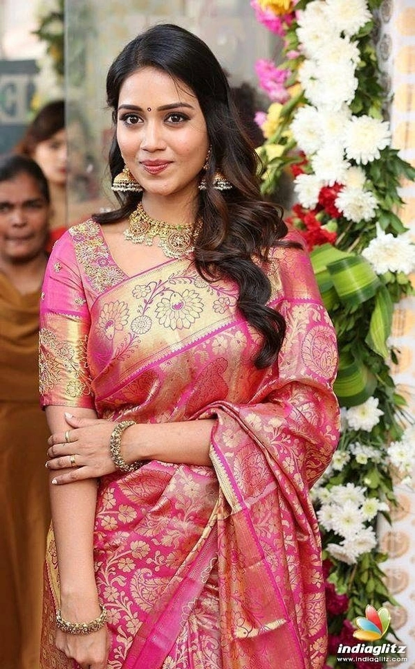 Azorte Fashion Soft Lichi Silk Saree with Rich Pallu & Jacquard Work | Premium Ethnic Wear