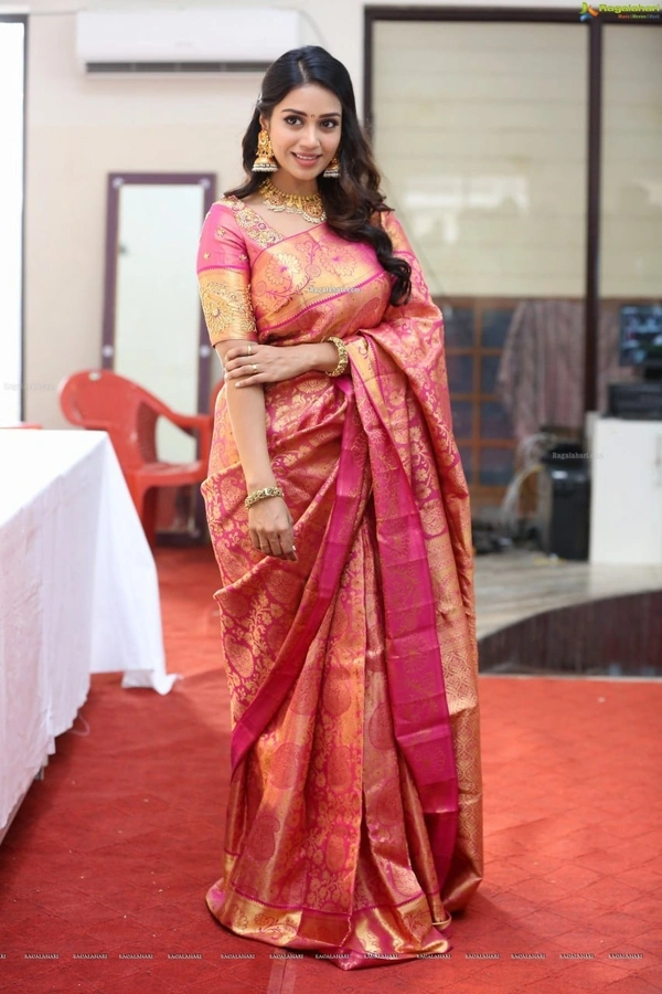 Azorte Fashion Soft Lichi Silk Saree with Rich Pallu & Jacquard Work | Premium Ethnic Wear