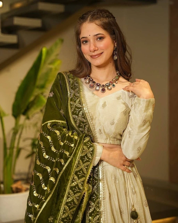 Azorte Fashion Premium Chinon Silk Lehenga – Embroidery, Jari & Sequins Work with Velvet Dupatta