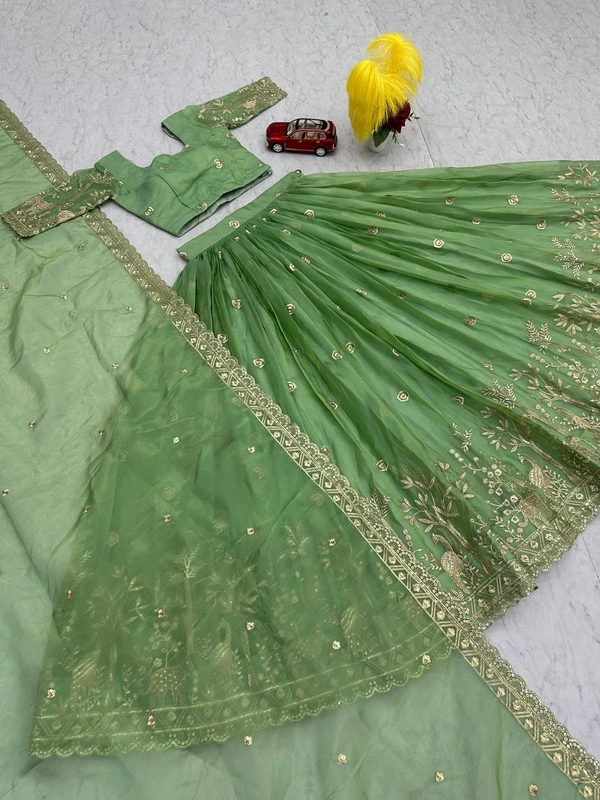 Azorte Fashion Luxurious Gold Crush Lehenga Choli – Heavy Embroidery & Sequence Work - L