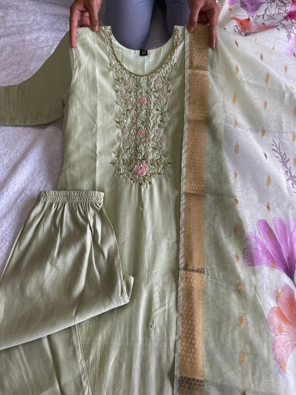 Azorte Fashion Luxury Light Pista Roman Silk Kurti Set – Handwork & Digital Print Dupatta - L (40)