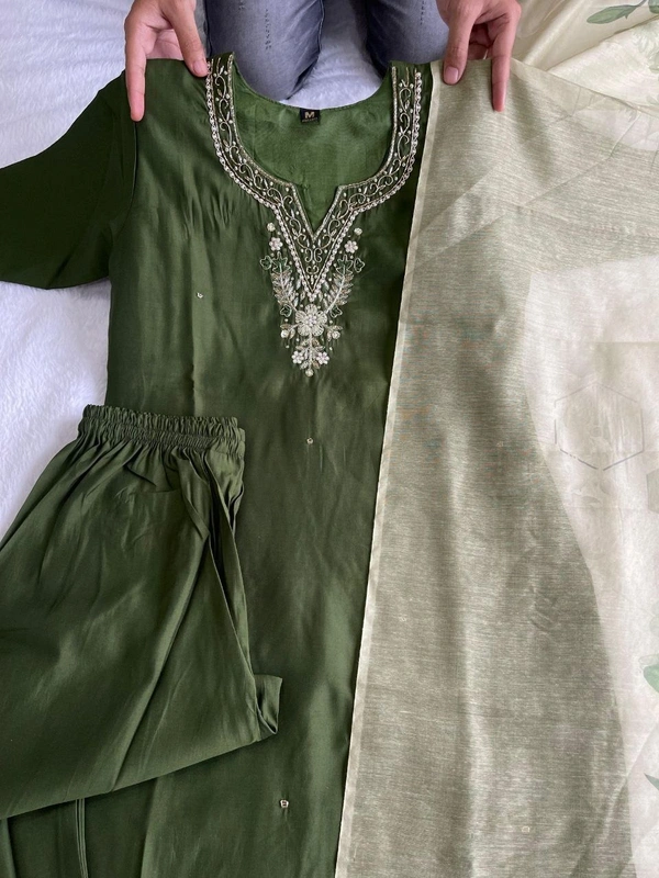 Azorte Fashion Elegant Dark Mehandi Kurti Set – Hand Embroidery & Chanderi Digital Print Dupatta - XXL (44)