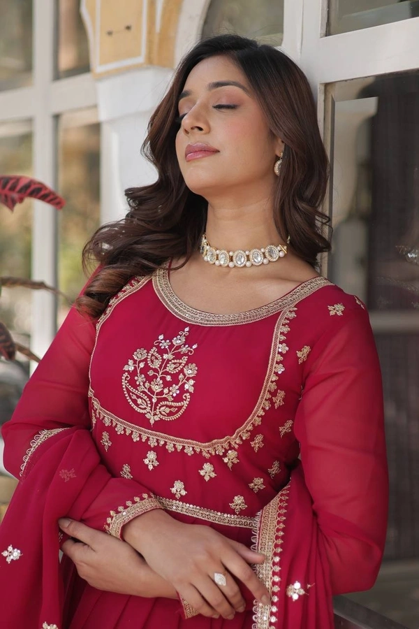 Azorte Fashion Elegant Faux Blooming Georgette Gown with Sequins Embroidery – Designer Gown with Dupatta - Maroon Flush, L (40)