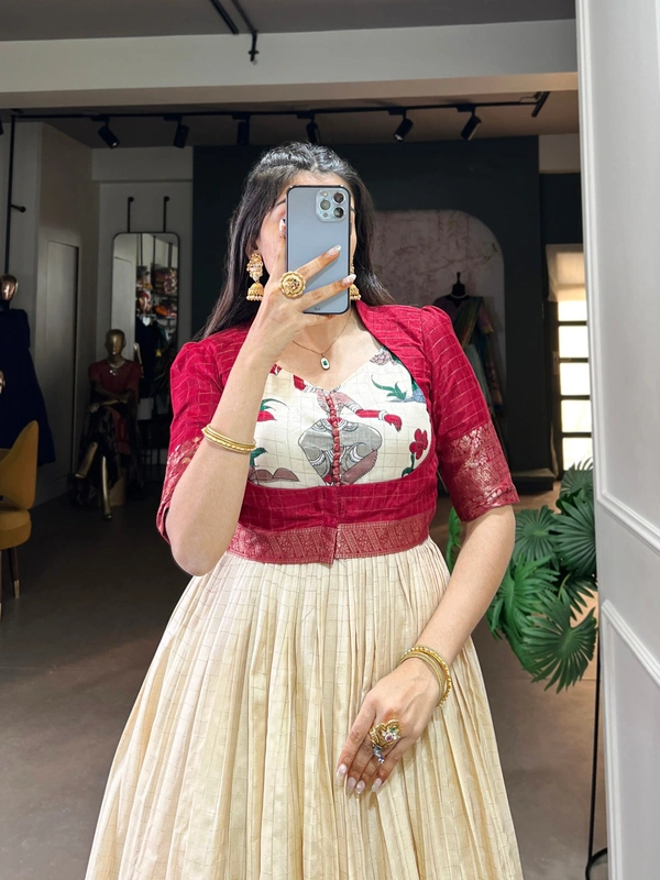 Azorte Fashion Dola Silk Gown with Koti | Kalamkari Print & Zari Weaving | Ready-to-Wear - Red, M