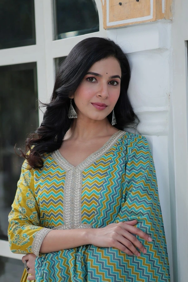 Azorte Fashion Pure Cotton Ready-to-Wear Kurti with Pant & Dupatta – Fancy V Neck, Full Sleeves - XXL