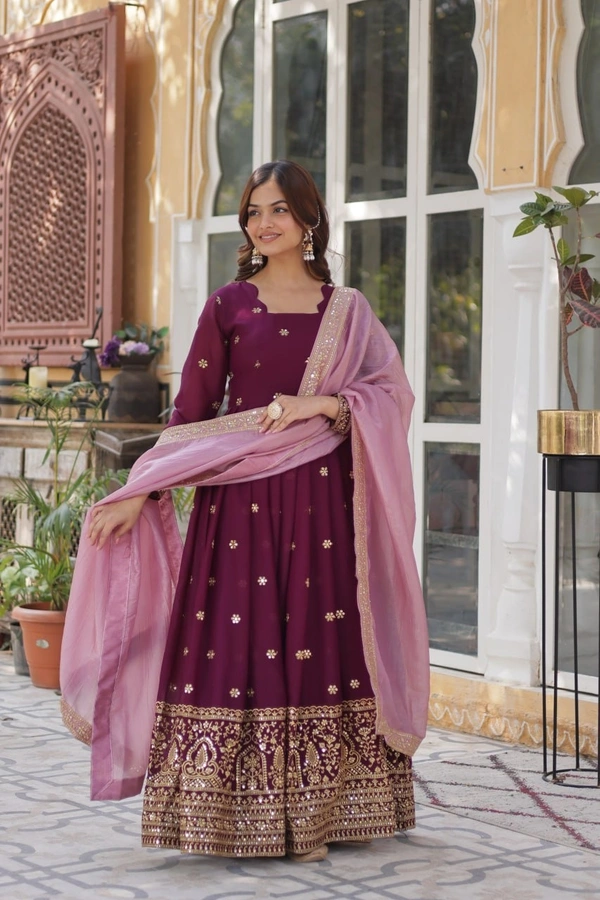 Azorte Fashion Premium Embroidered Star Georgette Gown with Gold Crush Dupatt - XXL