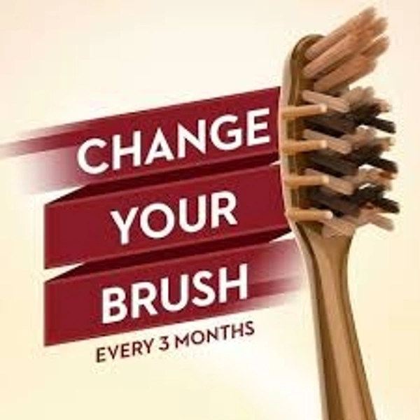 Oral-B Shiny Clean Clove Toothbrush 