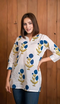 Kurti Style Top - White, M, Free