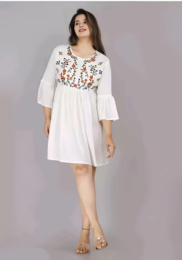 Embroidery Top - White, M, Free