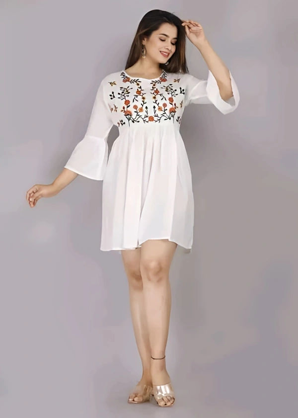 Embroidery Top - White, M, Free