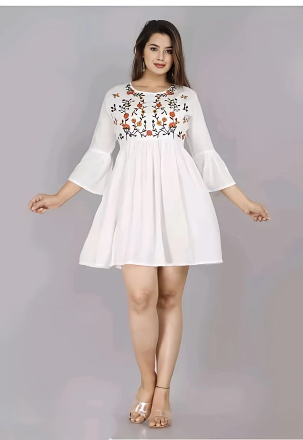 Embroidery Top - White, M, Free