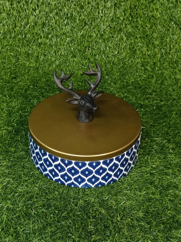 Zain R Creation Roti Box with Reindeer Head Knob - Dia. 8'' H.2.5''