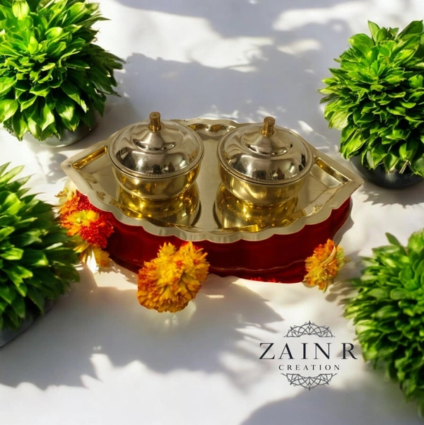 Sold By ZAIN R CREATION Leaf Shape Sindoor Pot - L.6.7'' H.1.96'' W.4.33'', Brass