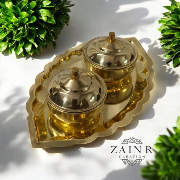 Sold By ZAIN R CREATION Leaf Shape Sindoor Pot - L.6.7'' H.1.96'' W.4.33'', Brass