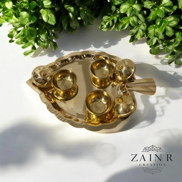 Sold By ZAIN R CREATION Leaf Shape Sindoor Pot - L.7.5'' W.5.11'' H.1.57'', Brass