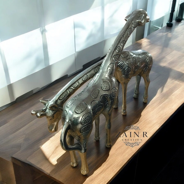 Sold By ZAIN R CREATION Decorative Giraffe Pair. - L.18.5'' H.14.5'' W.2.5'' / L.18.5'' H.9.5'' W.2.5'', 4 Kg, Aluminium