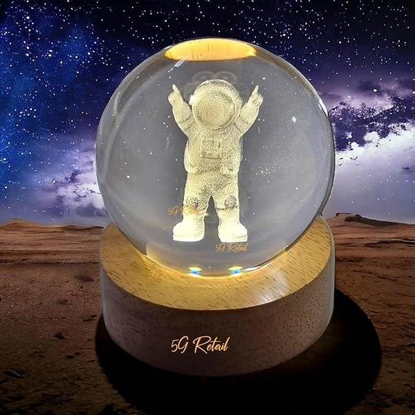 Generic Crystal Ball Lamp Astraunaut 