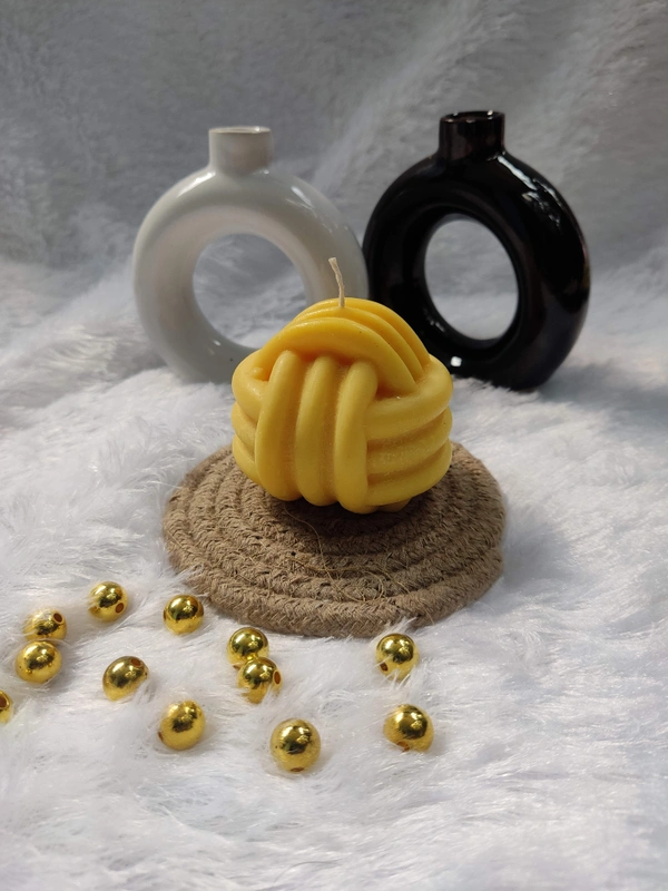 A Ball Of Yarn Candle  - Bright Sun, Hawaiian Breeze