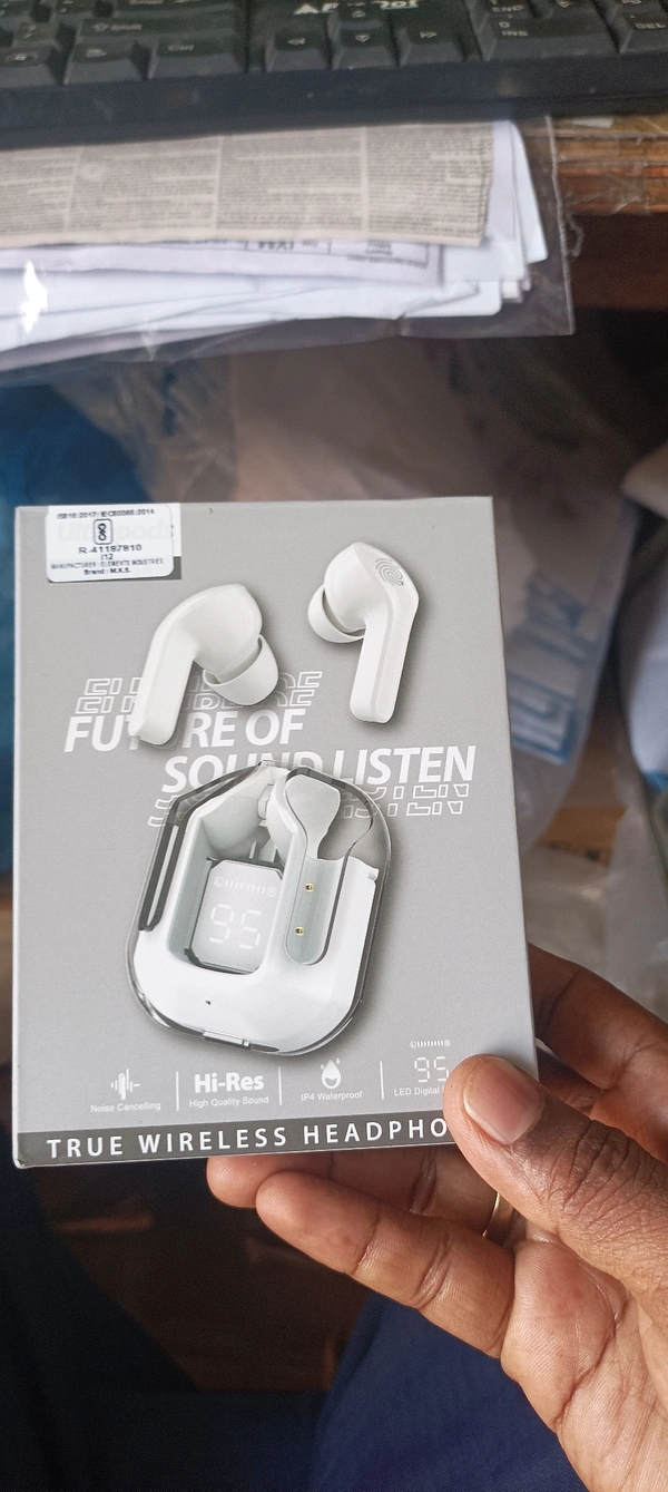 Unbranded  Stylish Earbuds With Charging Display  - White