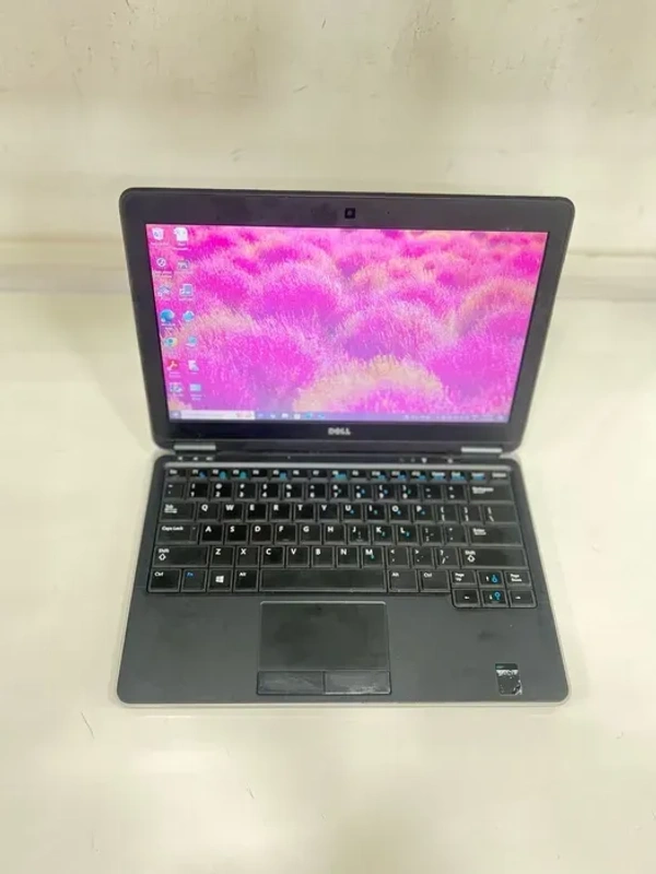 DELL Dell latitude E7240 - i5 4th gen 8gb ram, 512gb ssd with 12'display