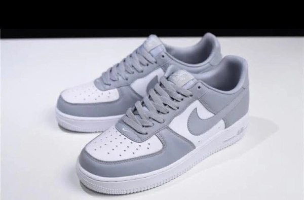 NIKE - Sizes - 6 - 10
