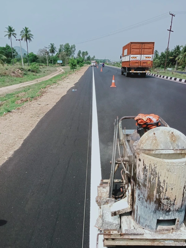 THERMOPLASTIC ROAD MARKING PAINT  - White