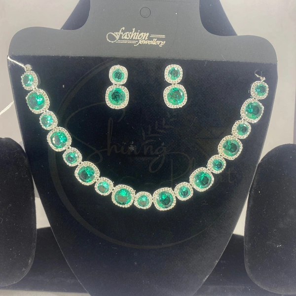 Beautiful Green Color American Diamond Round Shaped Necklace Set for Women's 