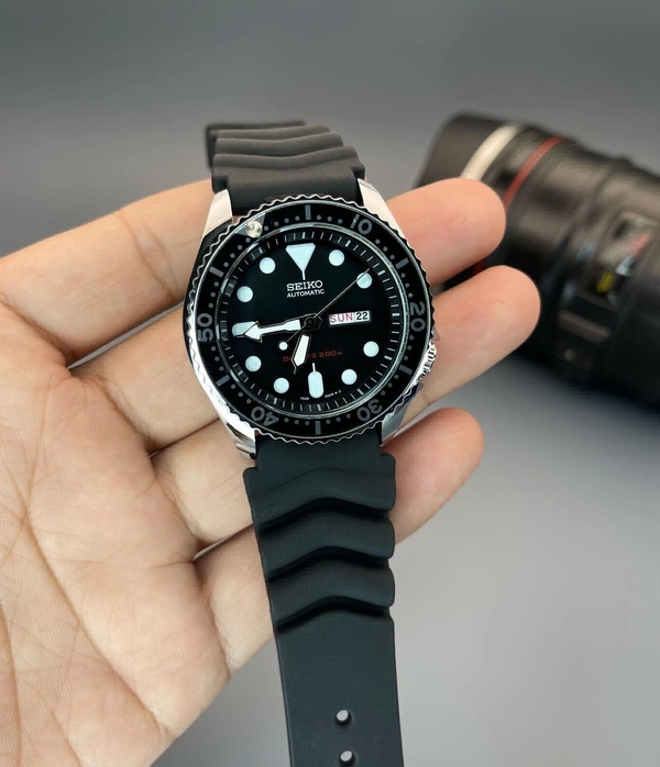 Seiko *Amazez everyone around you by wearing this analog watch from the Sports Style collection by Seiko.*