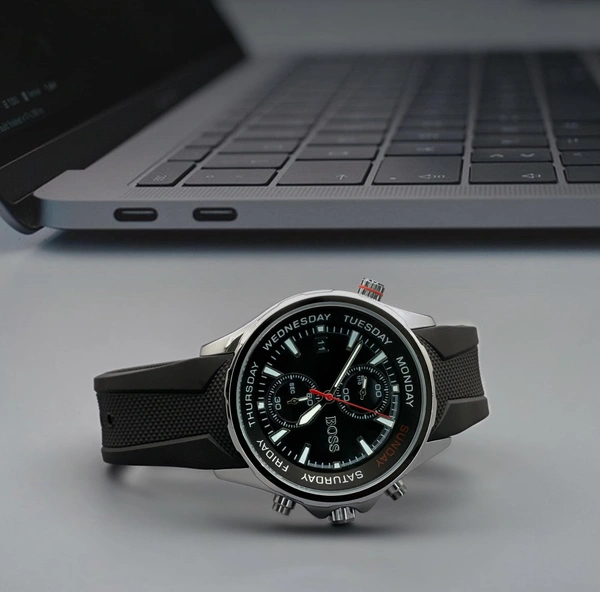 *This BOSS watch with Rotating inner week bezel, for an elegant pairing of modern and classic style.*