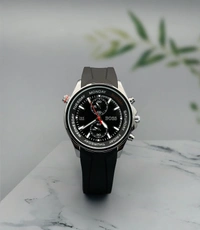 *This BOSS watch with Rotating inner week bezel, for an elegant pairing of modern and classic style.*