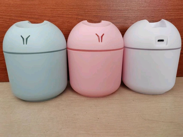 Ultrasonic 220ml Mini Humidifier Aroma Oil Diffuser USB Cool Mist Humidifier with Colorful Night Light for Home Car