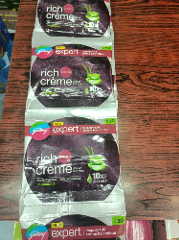40   Burgundy Godrej Rich Crem