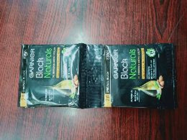 45 O.2 Black  Garnier Hair Colours