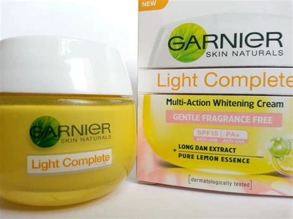109  @Garnier Light Cream