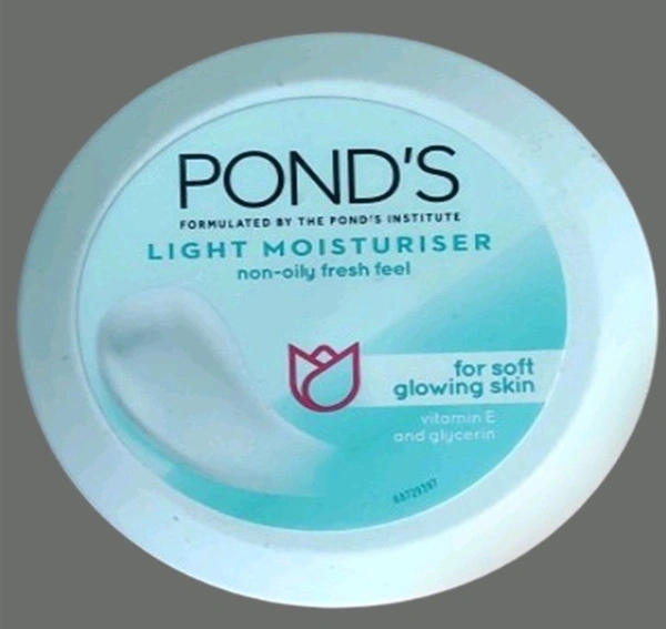 55 Ponds Light Moisturiser