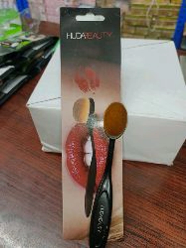Huda Beauty Lip Stick Brush