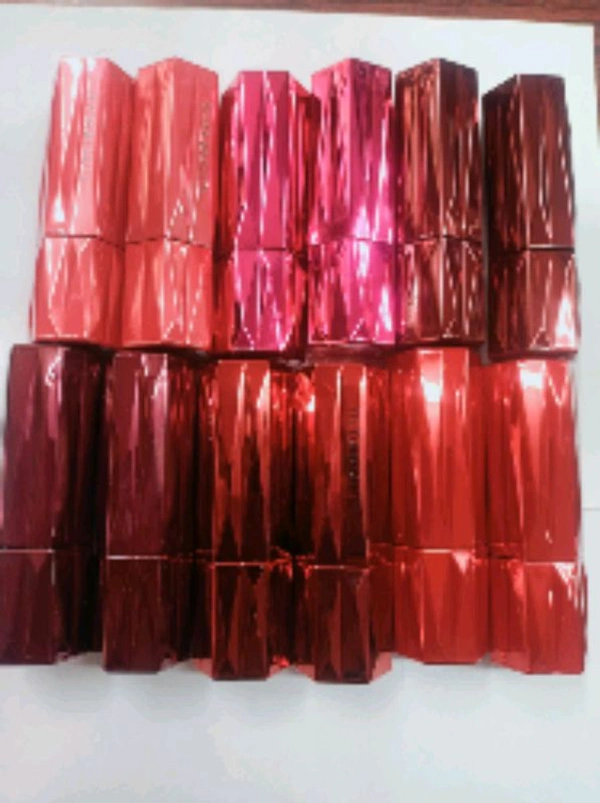 Huda Beauty Lips Stike 24pic