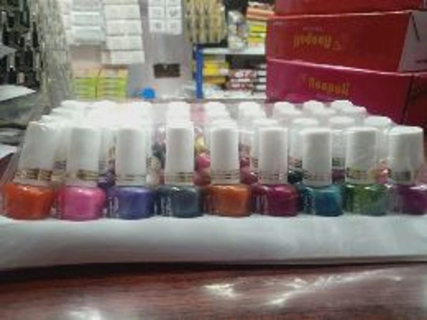 Light Nail Polishes