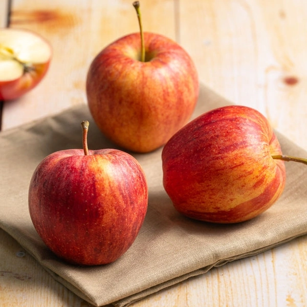 Royal Gala Apple (रॉयल गाला) - 1kg