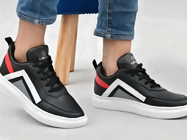 Unique Graceful Mens Sports Shoes. 
