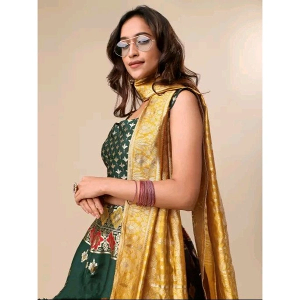 LWomen's Green Lehengas