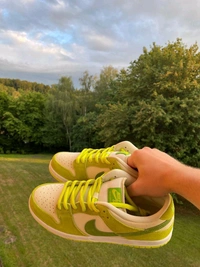 NIKE SB DUNK GREEN APPLE