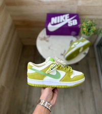 NIKE SB DUNK GREEN APPLE