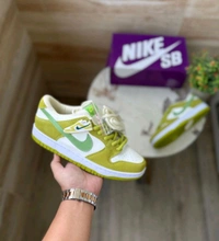 NIKE SB DUNK GREEN APPLE