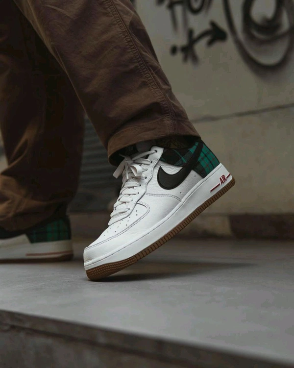 NIKE AIRFORCE ONE BURBERRY
